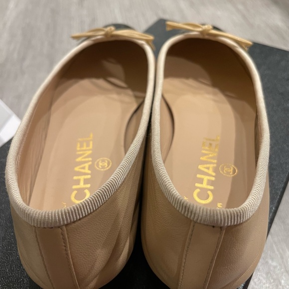 Chanel Classic Ballet Flat - Size 35.5 - Picture 2 of 10
